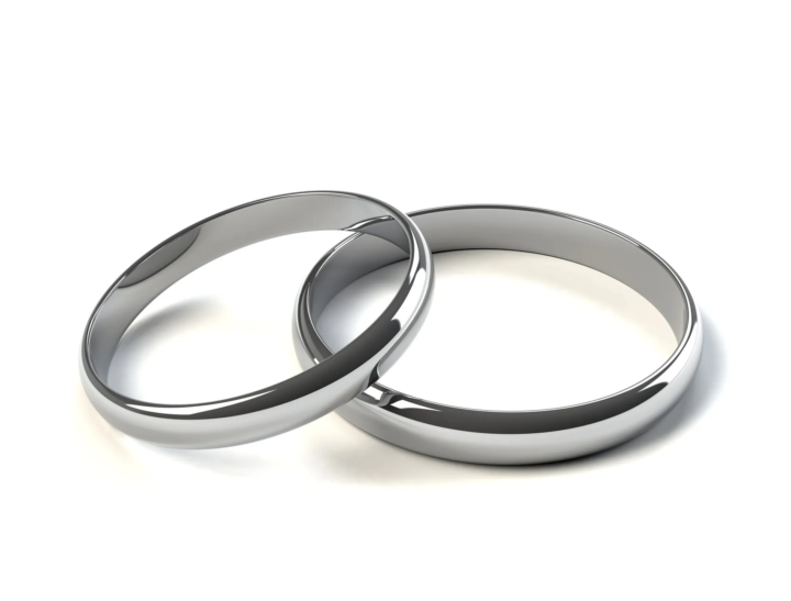 結婚指輪や婚約指輪をシルバーで　特徴や選び方の画像