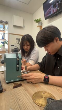 南紀白浜の手作りリング体験：刻印とペアリング作り