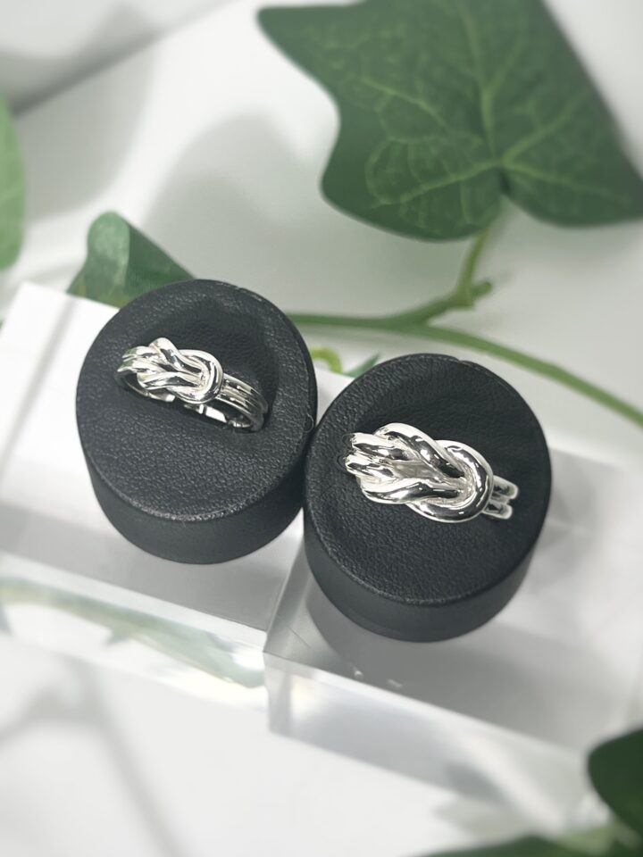 和歌山みなべ町のハンドメイド。絆を結ぶシルバーノットペアリングの画像